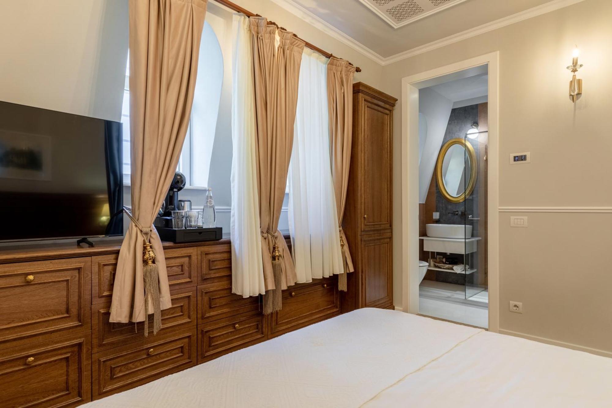 Templum Clava Hotel Bucarest Exterior foto